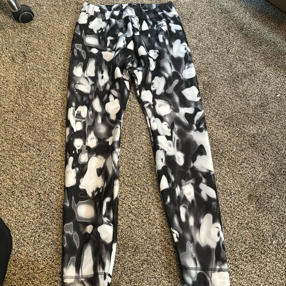 Nike Leggings - Picture 1 of 3